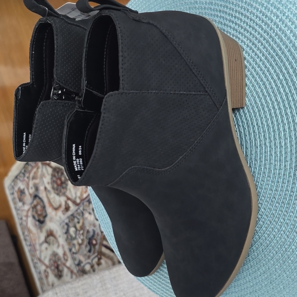 ARIZONA JEAN CO WOMEN'S BLACK SHORT SIDE ZIPPERED HEELED ANKLE BOOT 6.5